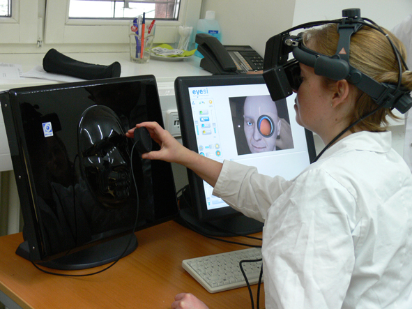 Augenklinik Studentin_Simulator_lowres
