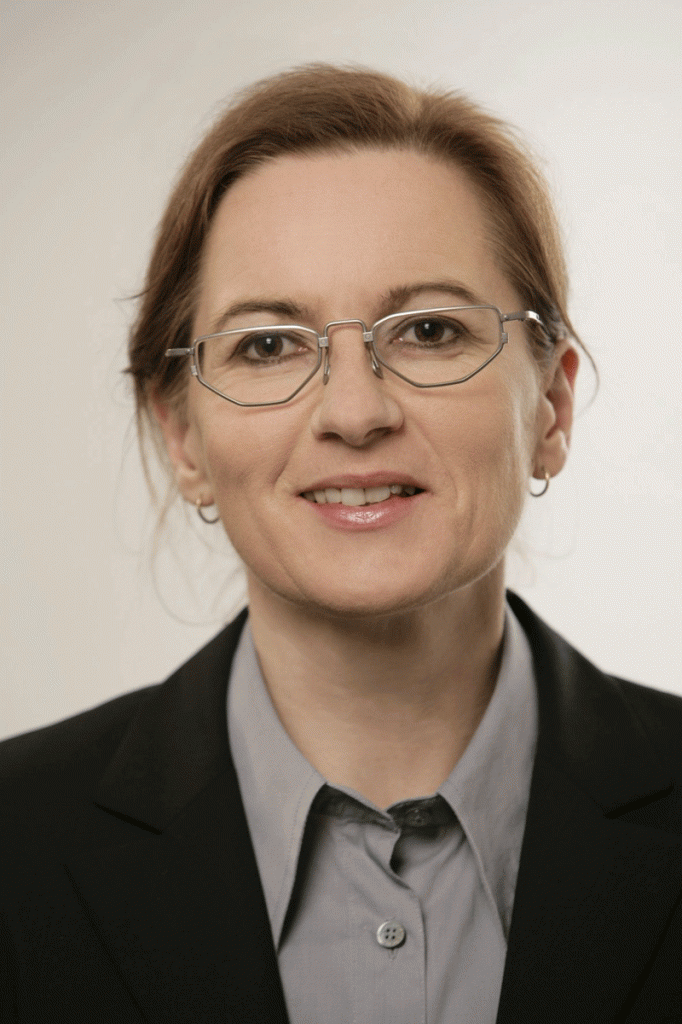 PD Dr. Dr. Sabine Wicker